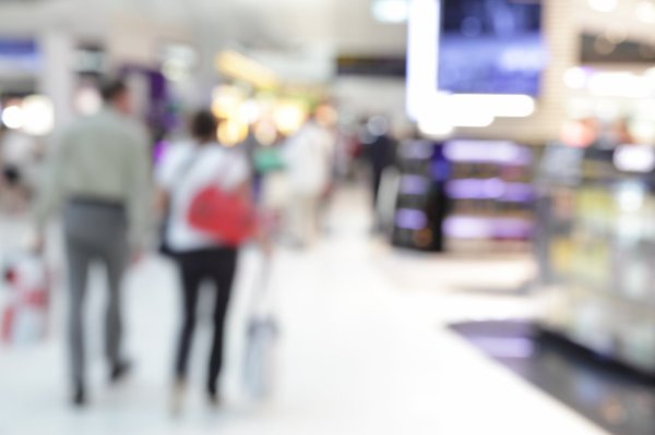 Is it cheaper to shop in tax-free stores? Don t buy these 5 things at the airport: the price is two or three times more expensive