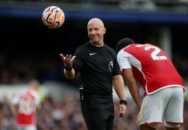 The second round referee arrangement of Premier League referees: Banks enforces Manchester City vs Tottenham Hooper enforces Newcastle vs Liverpool